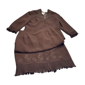 Plaza South 2 Piece Set Women's 14 Brown Floral Polyester Embroidered Ruffle Hem